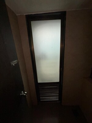 Room in 3.5 BHK Apartment at Shah Heights, Kharghar – for Rent