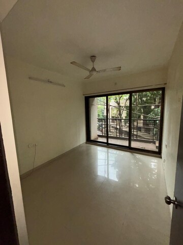 Room in 3.5 BHK Apartment at Shah Heights, Kharghar – for Rent