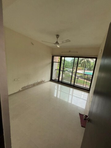 Room in 3.5 BHK Apartment at Shah Heights, Kharghar – for Rent