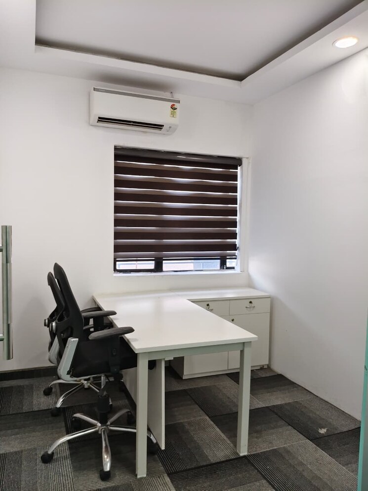 Team Area, sector 63 Commercial Office Space 1800 Sq.Ft. In Sector 63 Noida 9266732