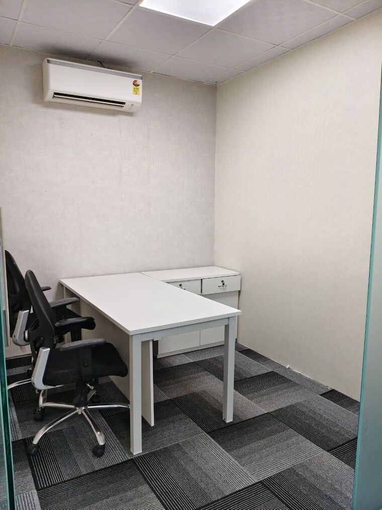 Team Area, sector 63 Commercial Office Space 1800 Sq.Ft. In Sector 63 Noida 9266732