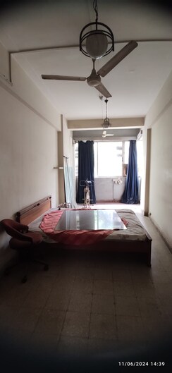1 BHK + Extra Room Apartment For Sale in Colaba Post Office 