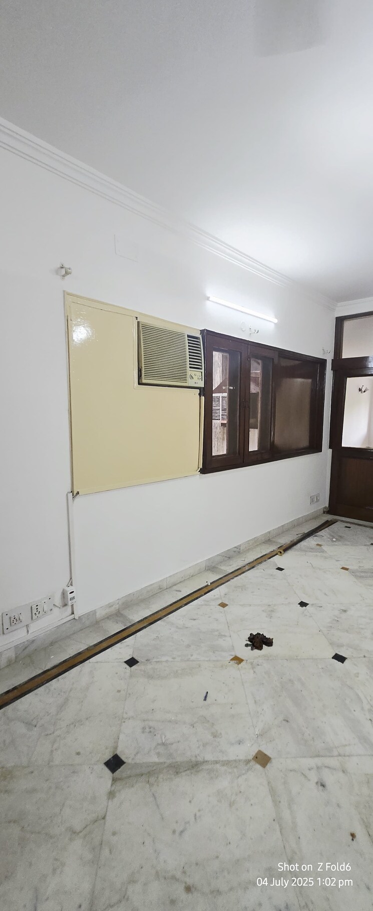Room, sarvodaya enclave 4 Bedroom 500 Sq.Yd. Builder Floor In Sarvodaya Enclave Delhi 9266780