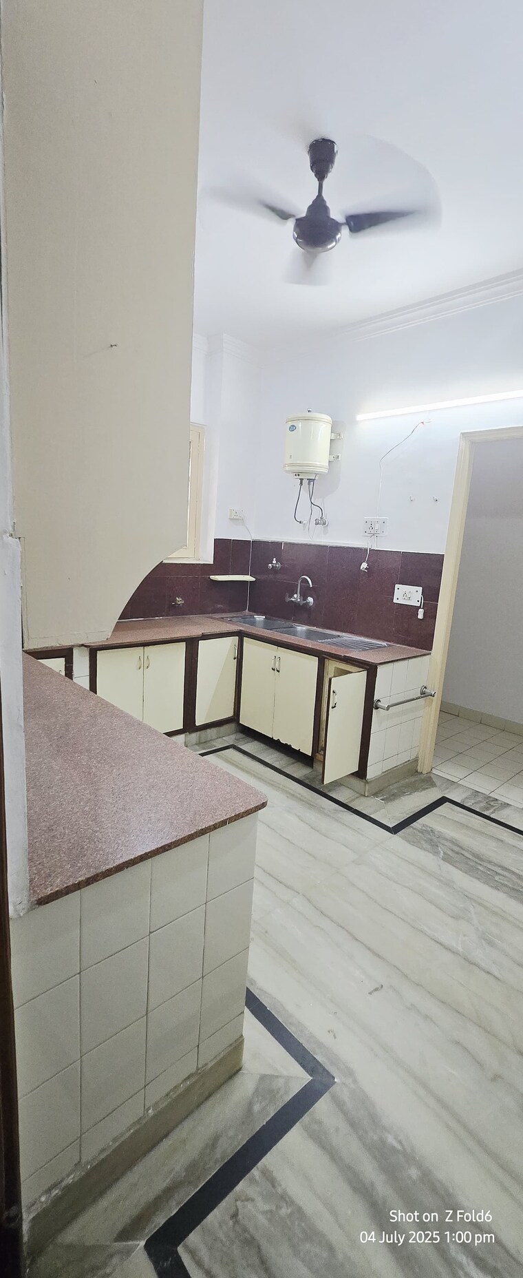 Kitchen, sarvodaya enclave 4 Bedroom 500 Sq.Yd. Builder Floor In Sarvodaya Enclave Delhi 9266780