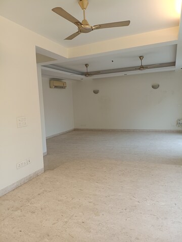 Room in 4 BHK Builder Floor at New Friends Colony – for Rent