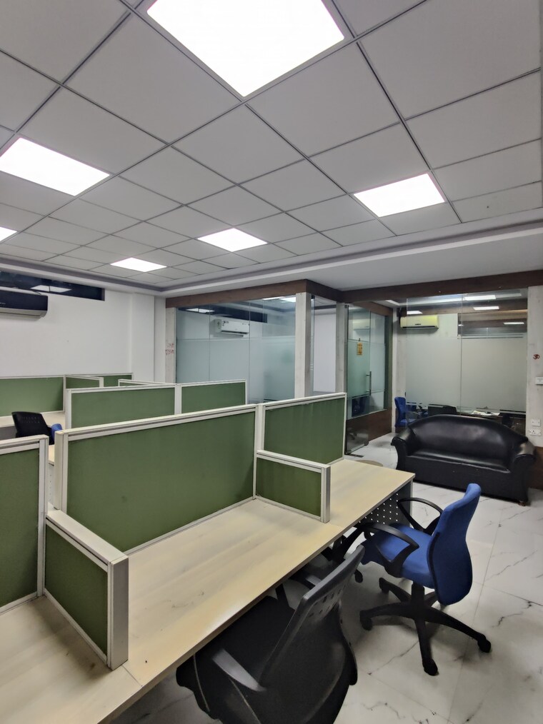 Team Area, sector 63 Commercial Office Space 1000 Sq.Ft. In Sector 63 Noida 9266807