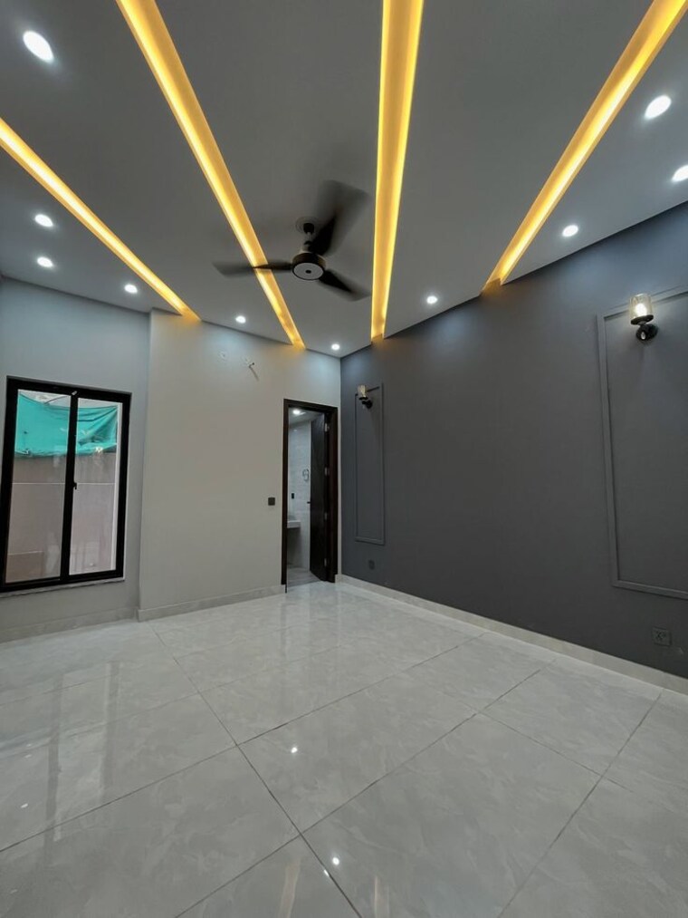 Bedroom, sector 85 4 Bedroom 2362 Sq.Ft. Builder Floor In Sector 85 Faridabad 9266804