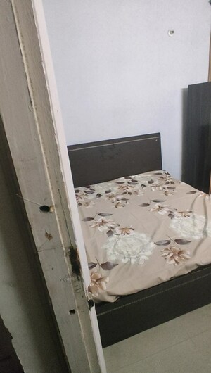 Bedroom in 1 BHK Apartment at Pir Machalla – for Rent