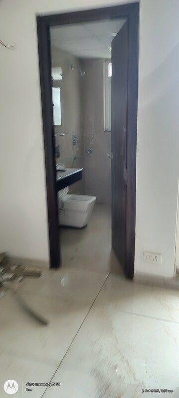 Bathroom in 3 BHK Apartment at Rishita Manhattan, Gomti Nagar – for Rent