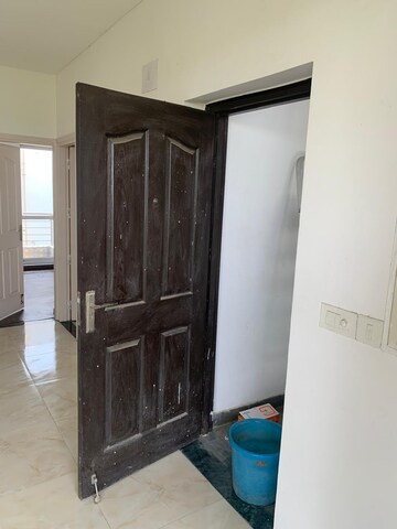 Building Lobby in 3 BHK Builder Floor at BPTP Parkland Pride, Sector 77 – for Sale