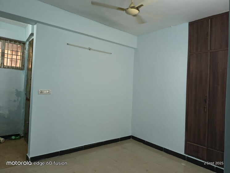 Room, sector 22 5 Bedroom 162 Sq.Mt. Independent House In Sector 22 Noida 9266878