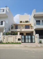 4 BHK + Pooja Room,Servant Room,Study Room,Extra Room 160 Sq.Yd. Villa in Sector 22