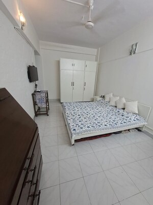 Bedroom in 1 BHK Apartment at Bandra West – for Rent