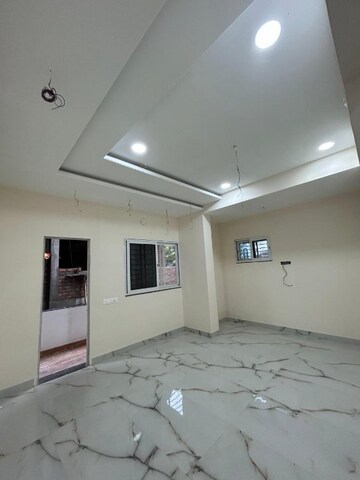Room in 3 BHK Apartment at Manish Nagar – for Sale