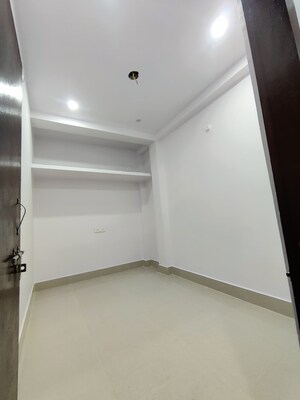 Room in 3 BHK Apartment at Kankarbagh – for Rent