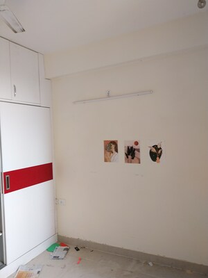 Room in 2 BHK Apartment at Shree Vardhman Mantra, Sector 67 – for Rent