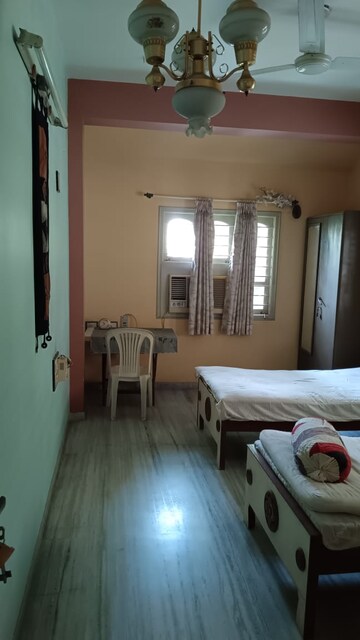 Bedroom in 4 BHK Villa at Satellite – for Rent