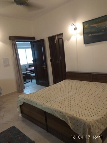 Bedroom in 3 BHK Builder Floor at Green Park Extension – for Rent