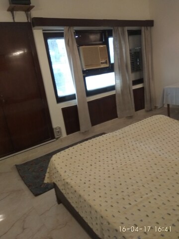 Bathroom in 3 BHK Builder Floor at Green Park Extension – for Rent