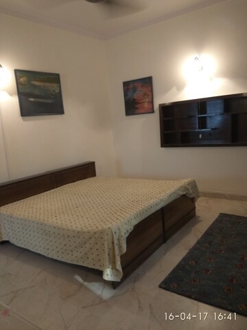 Bedroom in 3 BHK Builder Floor at Green Park Extension – for Rent
