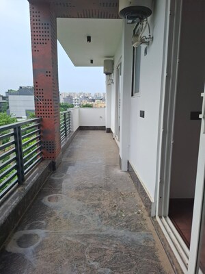 Building Lobby in 4 BHK Builder Floor at SS Southend Floors, South City 2 – for Sale