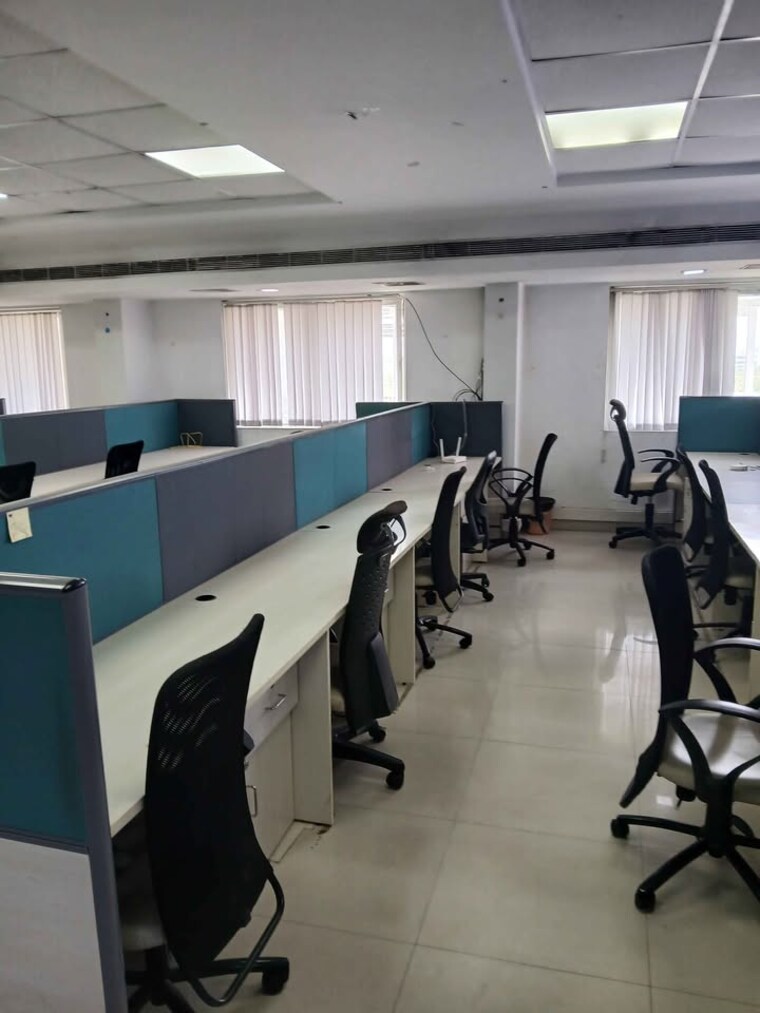 Team Area, vijay nagar Commercial Office Space 2120 Sq.Ft. In Vijay Nagar Indore 9267088
