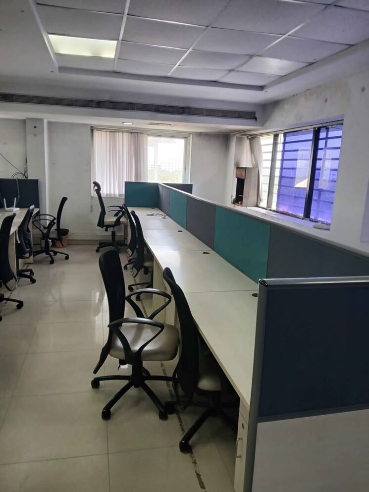 Team Area, vijay nagar Commercial Office Space 2120 Sq.Ft. In Vijay Nagar Indore 9267088