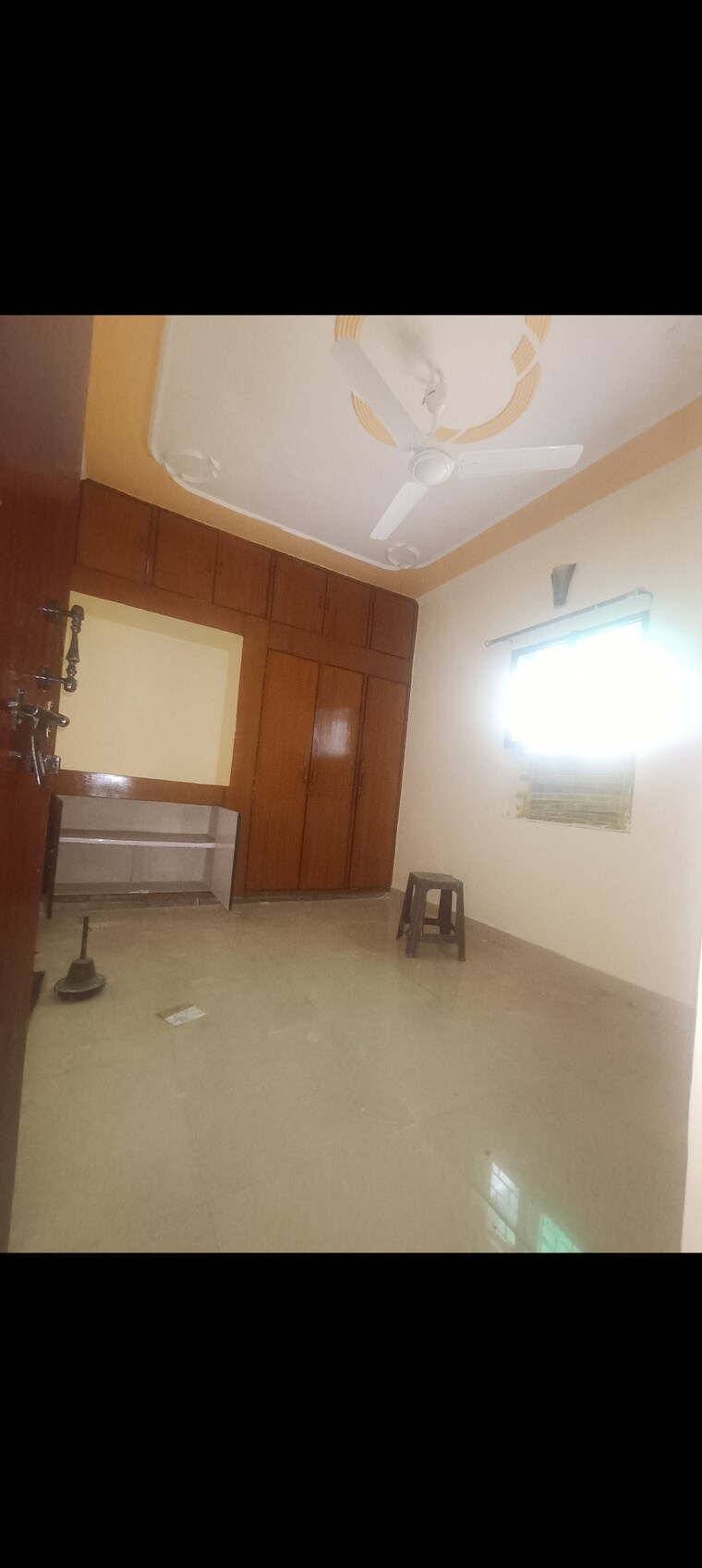 Room, mayur vihar phase 1 3 Bedroom 1600 Sq.Ft. Apartment In Mayur Vihar Phase 1 Delhi 9267140