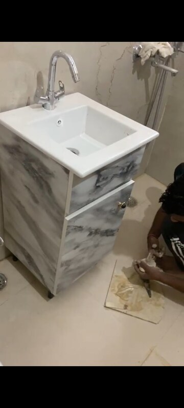 Master Bedroom in 3 BHK Builder Floor at Greater Kailash ii – for Rent