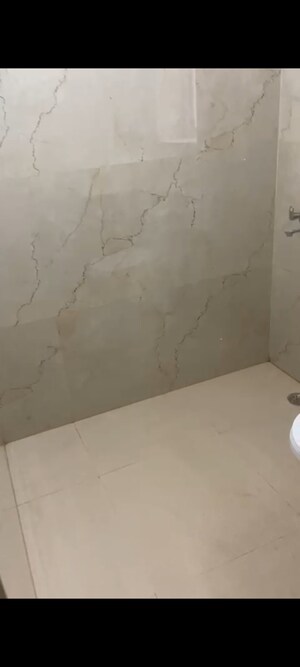 Room in 3 BHK Builder Floor at Greater Kailash ii – for Rent