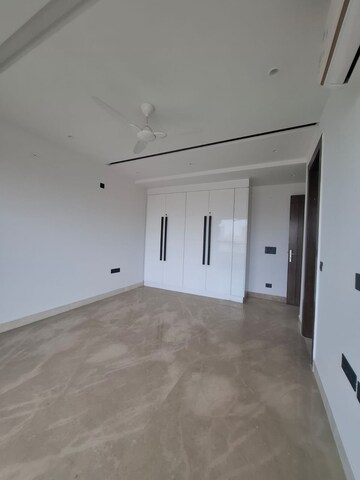 Room in 4 BHK Builder Floor at SS Southend Floors, South City 2 – for Sale