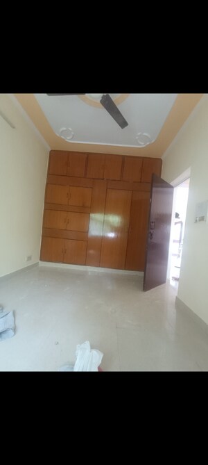 3 BHK Apartment For Rent in Mayur Vihar Phase 1