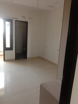 Room in 3 BHK Apartment at APS Platinum Towers, Pir Machalla – for Rent