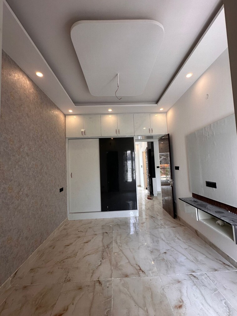 Room, sector 124 3 Bedroom 90 Sq.Yd. Independent House In Sector 124 Mohali 9267162