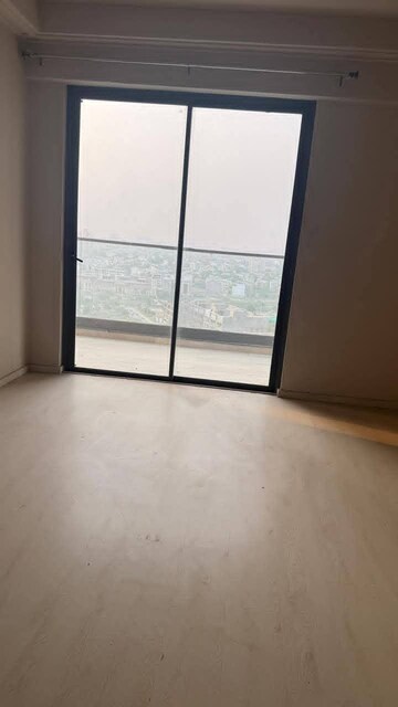 Room in 2 BHK Apartment at M3M Heights, Sector 65 – for Sale