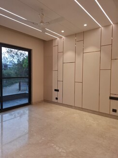 4 BHK + Servant Room Builder Floor For Sale in SS Southend Floors