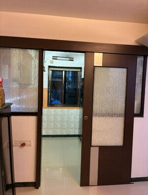Room in 2 BHK Apartment at Versova  Neptune Apartment, Andheri West – for Rent