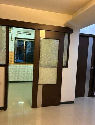 Room in 2 BHK Apartment at Versova  Neptune Apartment, Andheri West – for Rent