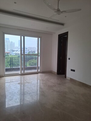 4 BHK Builder Floor For Sale in SS Southend Floors, South City 2