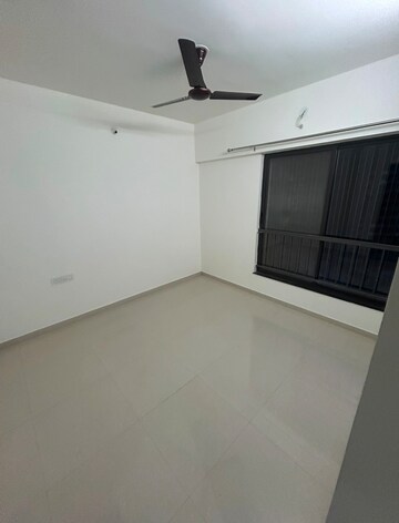 Room in 2 BHK Apartment at Shapoorji Pallonji Joyville Hadapsar Annexe, Hadapsar – for Rent