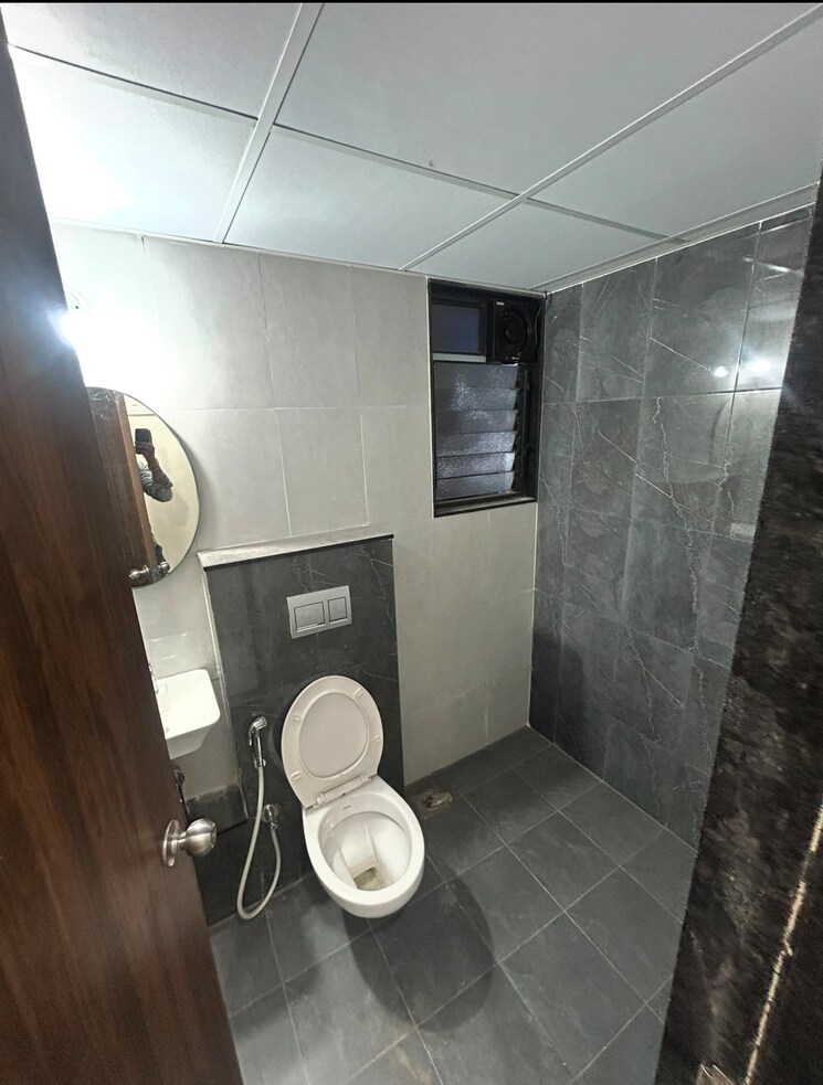 Bathroom, shapoorji-pallonji-joyville-hadapsar-annexe 2 Bedroom 726 Sq.Ft. Apartment In Hadapsar Pune 9267128