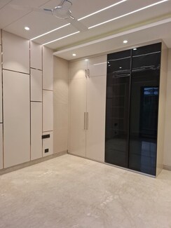 4 BHK + Servant Room Builder Floor For Sale in SS Southend Floors
