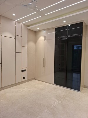 4 BHK Builder Floor For Sale in SS Southend Floors, South City 2