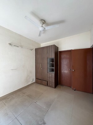 Room in 3 BHK Apartment at Mahagun Mywoods, Sector 16c Greater Noida – for Rent