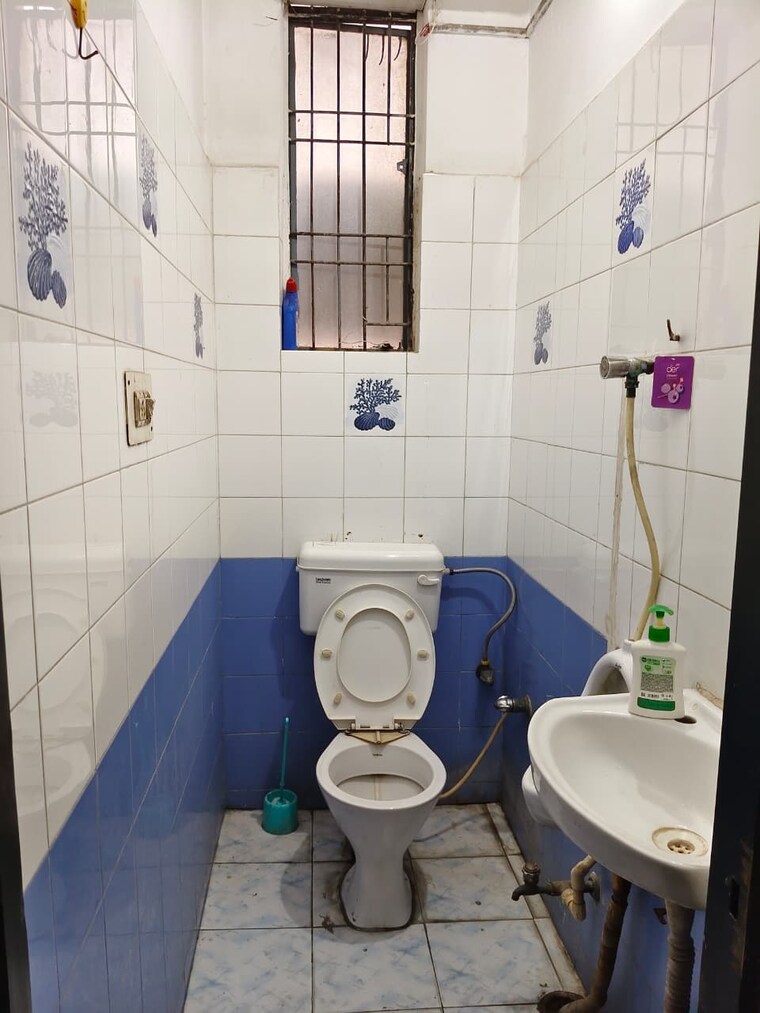 Team Area, sector 63 Commercial Office Space 1300 Sq.Ft. In Sector 63 Noida 9267216