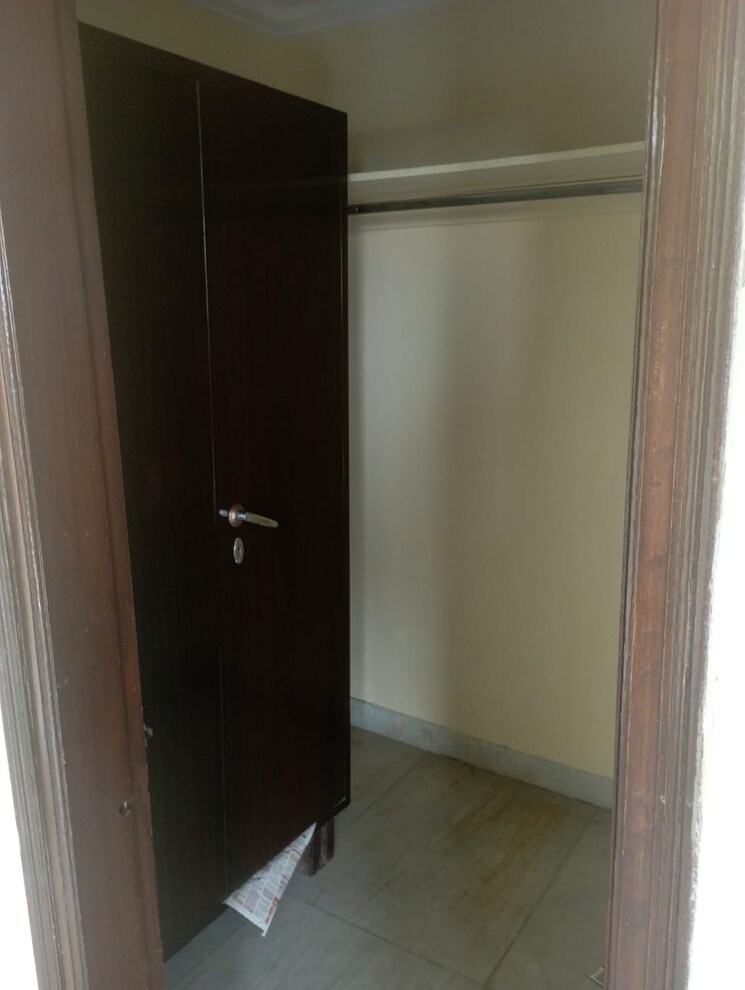 Room, dwarka 4 Bedroom 2200 Sq.Ft. Apartment In Dwarka Delhi 9267234