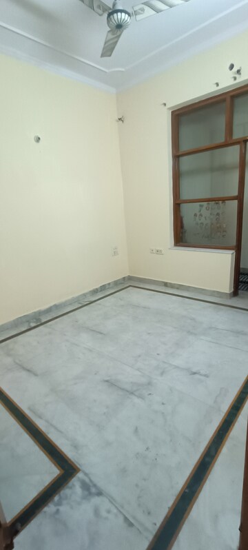 Room in 2 BHK Builder Floor at Rohini Sector 8 – for Rent