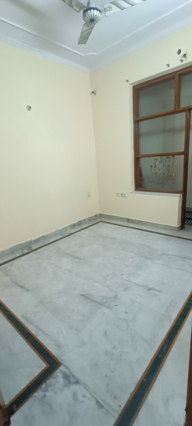 Room, rohini sector 8 2 Bedroom 900 Sq.Ft. Builder Floor In Rohini Sector 8 Delhi 9267240