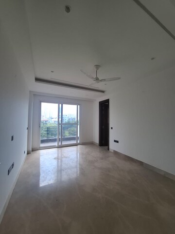 Room in 4 BHK Builder Floor at SS Southend Floors, South City 2 – for Sale