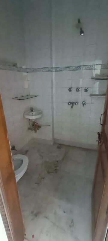 Bathroom in 2 BHK Builder Floor at Rohini Sector 8 – for Rent